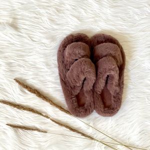 NWT Burgundy Cozy Slippers